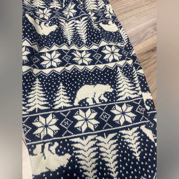 Old Navy Women's Holiday Pajama Pants Elastic Waist Blue Polar Bears Size Medium - Picture 2 of 5